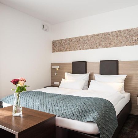 Hotel Drei Rosen Moosburg an der Isar Екстериор снимка