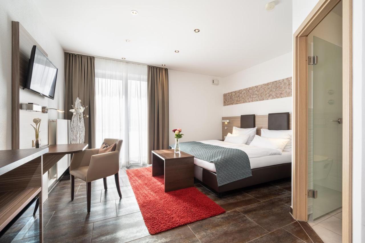 Hotel Drei Rosen Moosburg an der Isar Екстериор снимка