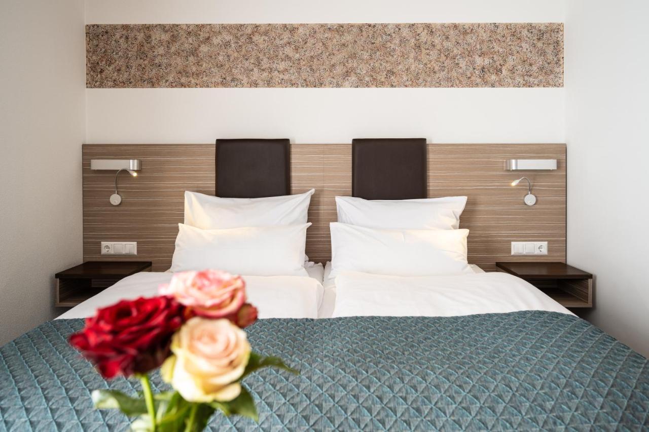 Hotel Drei Rosen Moosburg an der Isar Екстериор снимка