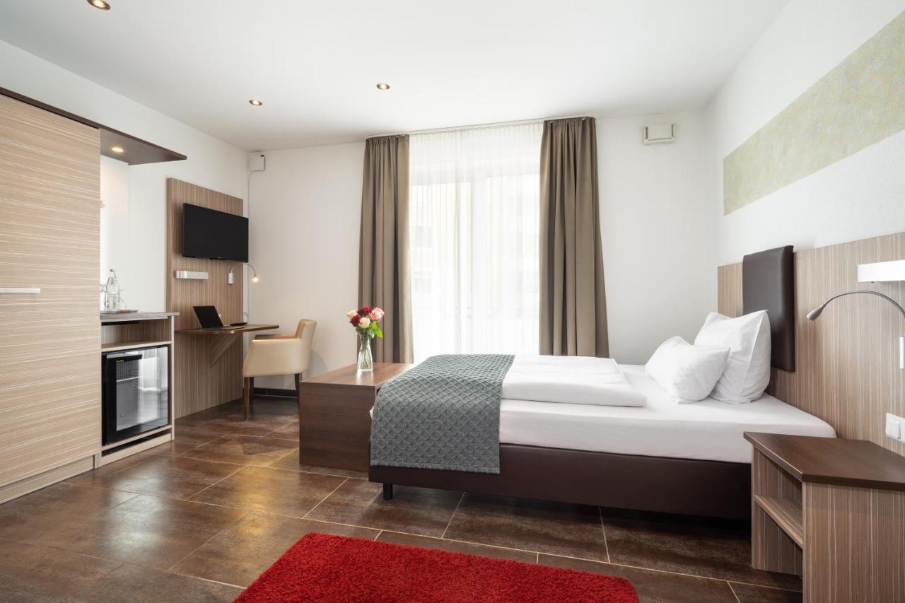Hotel Drei Rosen Moosburg an der Isar Екстериор снимка