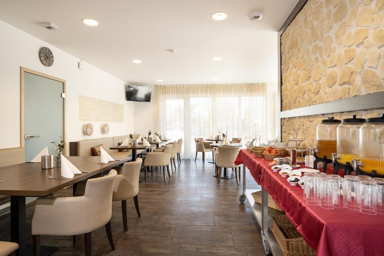 Hotel Drei Rosen Moosburg an der Isar Екстериор снимка